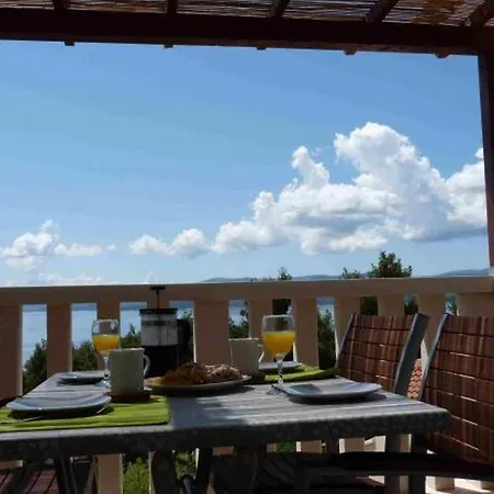 Apartment In With Sea View, Terrace, Air Conditioning, Wifi 5121-2 Bol